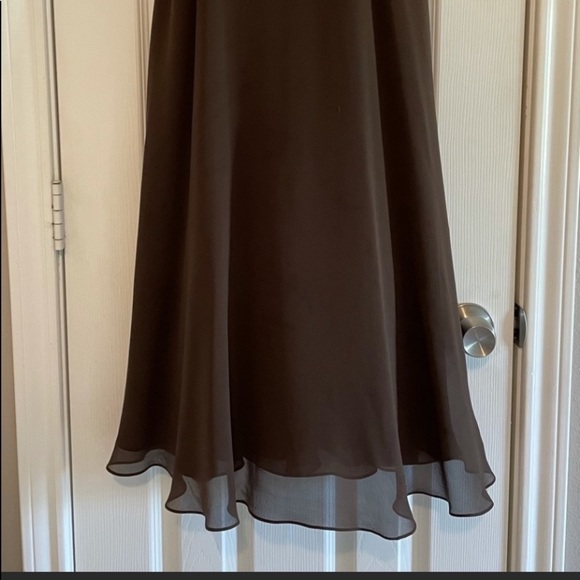 Beautiful brown silk evening dress. Worn once! size 8. Ankle length. - Picture 7 of 11